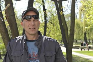 Zasłynął z roli doktora Adama Lenarta w Klanie. Tak na przestrzeni lat zmieniał się Dariusz Biskupski