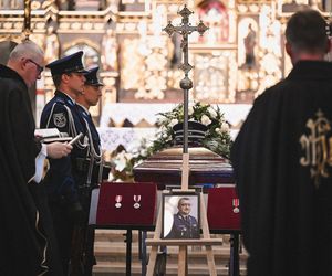 Pogrzeb komendanta policji w Bieruniu. Młodszy inspektor Dariusz Waligóra odszedł na wieczną służbę