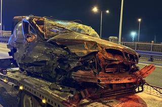 Bmw zgniecione przez tira jak puszka na trasie S8