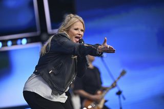 Wakacyjna Trasa Dwójki w Elblągu. Pogoda im niestraszna. Tłumy na koncertach!