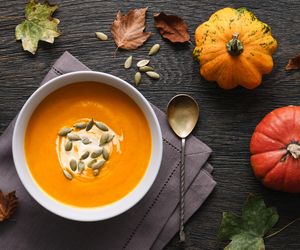 Krem z dyni: przepis na zupę dyniową z marchewką i imbirem