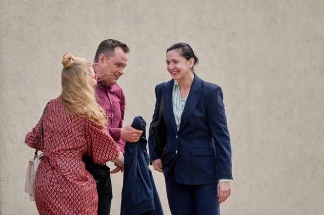 Na Wspólnej odc 4089. Renata (Marta Jankowska), Sławek (Mariusz Słupiński), urzędniczka (Katarzyna Dworak)