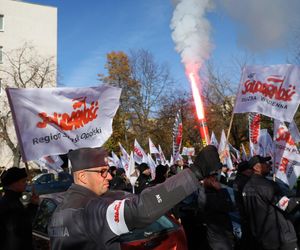 Pikieta służb mundurowych w Warszawie