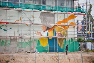 Poznań ma nowy mural. Przedstawia chłopca z latawcem