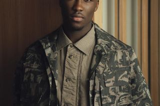 Był uchodźcą z Konga, dziś jest gwiazdą holenderskiego popu. Czy Claude odniesie sukces na Eurowizji?