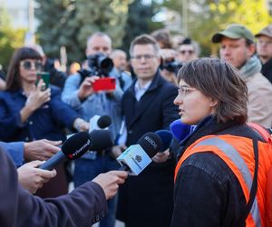 Ostatnie Pokolenie rozbiło namioty przed Sejmem. Domagają się prac nad ustawą o transporcie publicznym