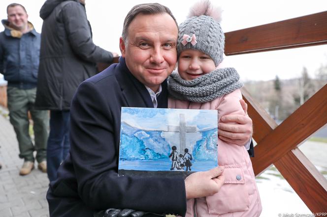 Andrzej Duda dostał wzruszający prezent od kilkuletniej Martynki