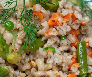 Wymiata złogi z jelit, obniża cholesterol. Zapomniana kasza to skarbnica zdrowia