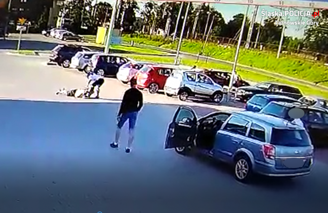 Został pobity, bo miał na sobie szalik z oznaczeniem klubu piłkarskiego. Sprawcy byli bardzo brutalni [ZDJĘCIA]