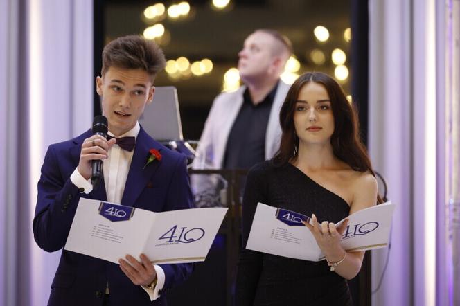 Studniówka na 34. piętrze. Bal maturalny IV LO w Gdańsku [ZDJĘCIA]