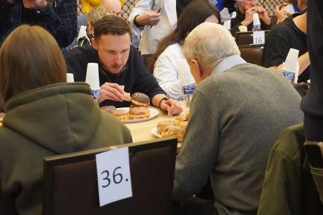 Mistrzostwa Poznania w jedzeniu pączków na czas