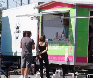 Food Truck Festivals 2023 w Bydgoszczy. Wyjątkowe restauracje zaparkowały pod Torbydem [ZDJĘCIA]