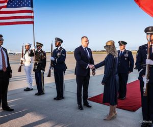 Afera o wizytę Nawrockiego u Trumpa. Złamanie obyczajów. Andruszkiewicz uderza w Sikorskiego. Co najmniej dziwne