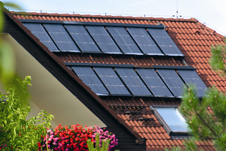 Od czego zależy efektywność kolektorów słonecznych? 