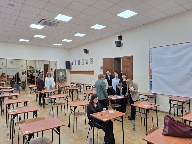 Maturzyści z Rzeszowa rozpoczęli egzaminy 