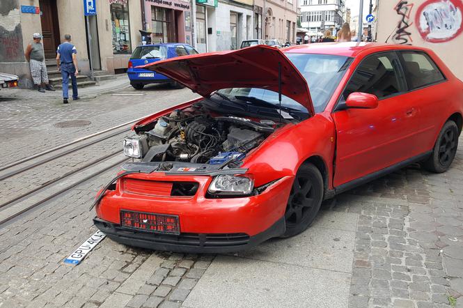 Kolizja z tramwajem w centrum Grudziądza