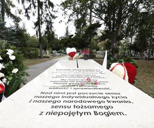 Tak wygląda grób Kornela Morawieckiego w 6. rocznicę śmierci