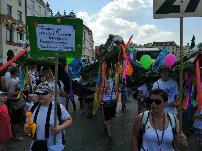 Parada Smoków odbyła się pod hasłem "W 40 smoków dookoła świata"