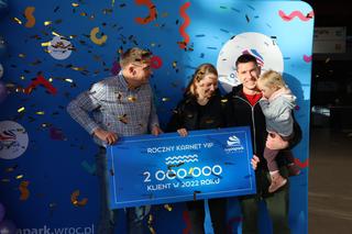 Gdy pan Adam podszedł do kasy, rozległ się alarm. Tego się nie spodziewał 