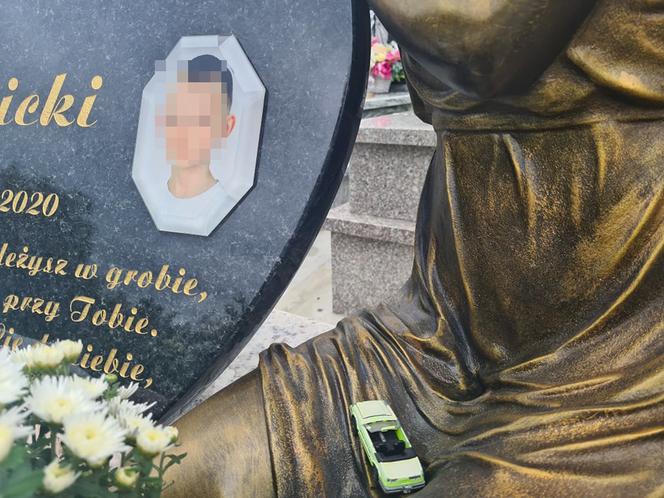  Grób Kamila. Rok temu zagryzł go pitbull [ZDJĘCIA]