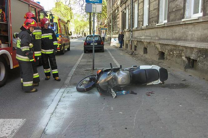 W centrum Bydgoszczy motocykl zderzył się z audi.
