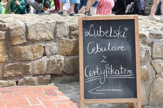 Dzień Cebularza 2025. Na pl. po Farze w Lublinie stanęło cebularzowe miasteczko