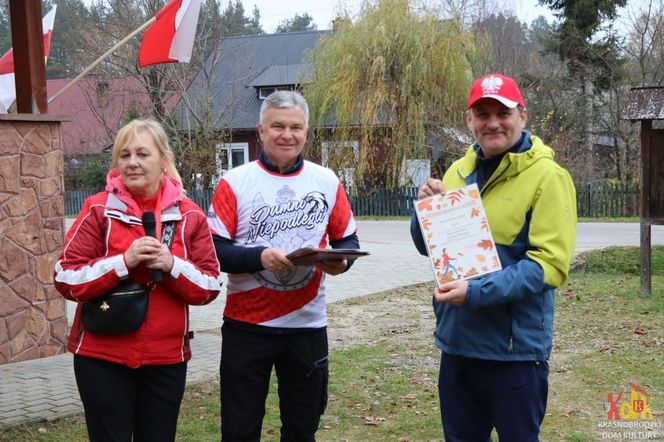 Poszli dla Niepodległej. W Krasnobrodzie odbył się IV. Rajd Nordic Walking