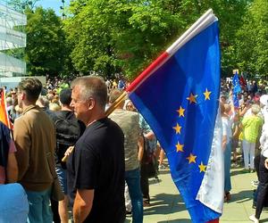 Manifestacja 4 czerwca na placu Solidarności w Szczecinie