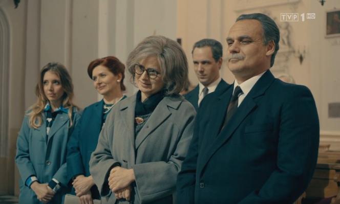 Stulecie Winnych 3 odc. 36. Michał (Stefan Pawłowski), Ania (Urszula Grabowska), Agnieszka (Ina Sobala), Andzia (Barbara Wypych), Stanisław (Jan Wieczorkowski)
