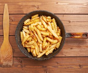 Drugie życie wczorajszych frytek: 4 triki jak wykorzystać frytki z poprzedniego dnia