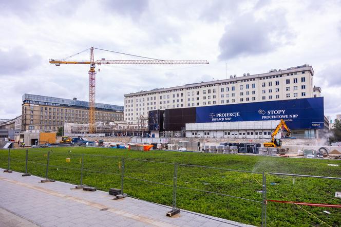 Parking podziemny pod placem Powstańców Warszawy w budowie