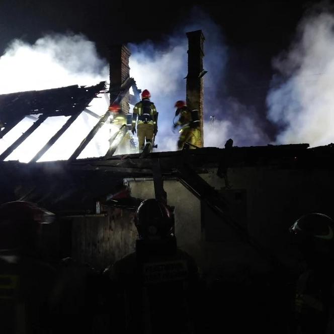 Pożar w Rybarzowicach. Spłonął drewniany dom