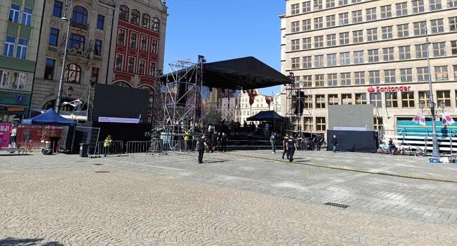 Gitarowy Rekord Świata 2024 we Wrocławiu rozpoczęty! Tak od samego rana wygląda teraz Rynek 