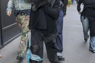 Madonna wybiegła z hotelu! Jej strój zaszokował fanów