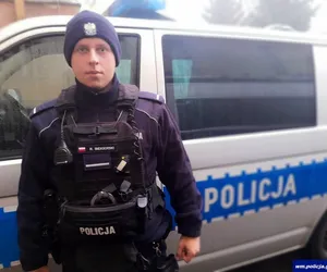 Ich dom płonął, wołali o pomoc. Nie mogli się wydostać, uratował ich policjant