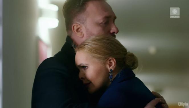 Przyjaciółki 17 odc. 206. Paweł (Bartek Kasprzykowski), Anka (Magdalena Stużyńska)