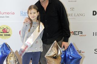 Córka Tomasza Karolaka nie posługuje się nazwiskiem ojca. Wyszło na jaw, jak naprawdę się nazywa