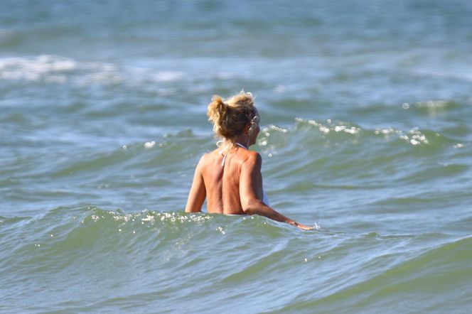 Jan Englert z żoną i ćorką w Juracie