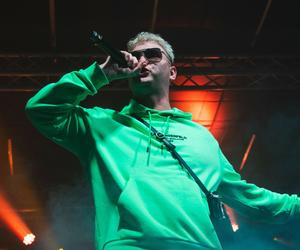 Polski raper dotkliwie pobity. Wyznaczył nagrodę za pomoc w ujęciu sprawców 