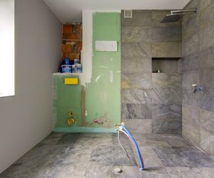 Hałas w rurach od wody – przyczyny, skutki i sposoby jego redukcji