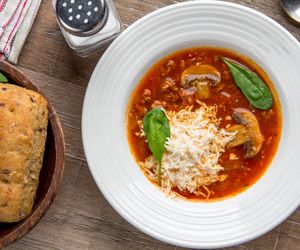 Zupa pizza: pomysł na codzienny obiad