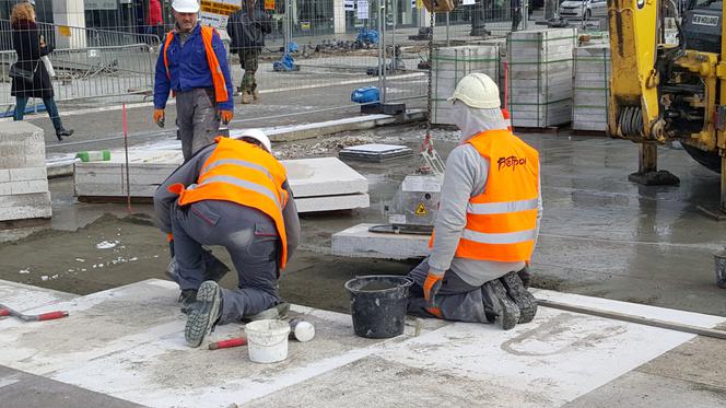 Stary Rynek w Bydgoszczy pięknieje w oczach. Zaglądamy na plac budowy! [ZDJĘCIA,