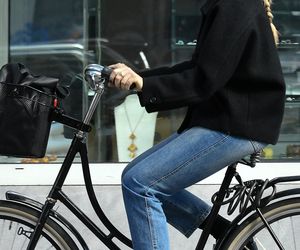 Katarzyna Warnke na giga obcasach łamie przepisy