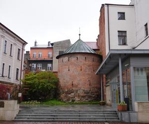 Ta wieża jest perłą renesansu na mapie Małopolski. Zachwycają się nią turyści i pasjonaci historii [GALERIA]