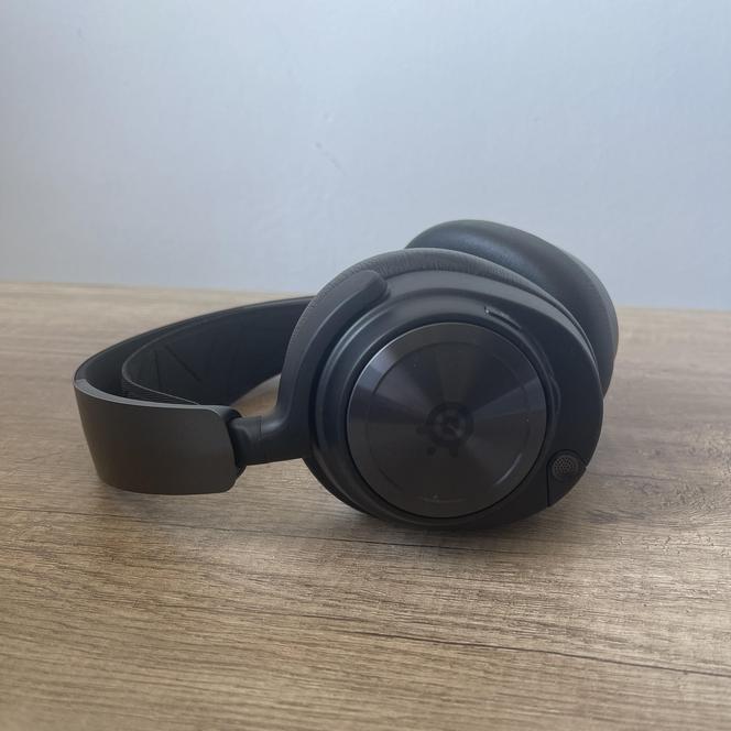 SteelSeries Arctis Nova 