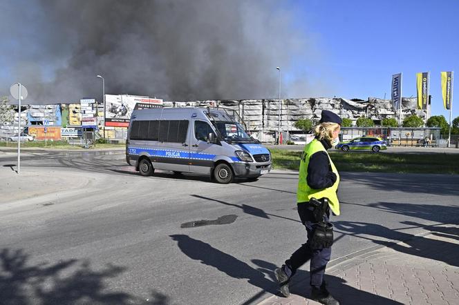 Wiadomo, kto mógł podpalić CH Marywilska 44. Policja pokazała tajemnicze zdjęcie