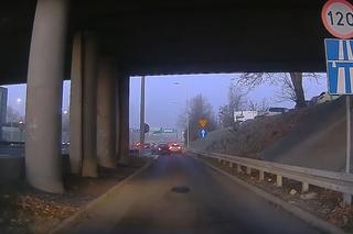 Na autostradzie cofali pod prąd. Bulwersujące nagranie prosto z Katowic