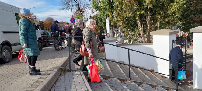 Przygotowania do Wszystkich Świętych Zamość