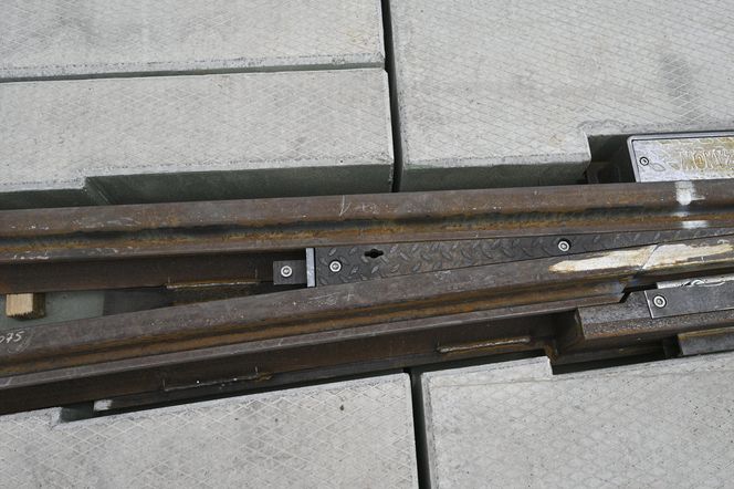 Kraków buduje Warszawie plac Zawiszy. Byliśmy w fabryce, gdzie powstanie 121 elementów wielkiej układanki