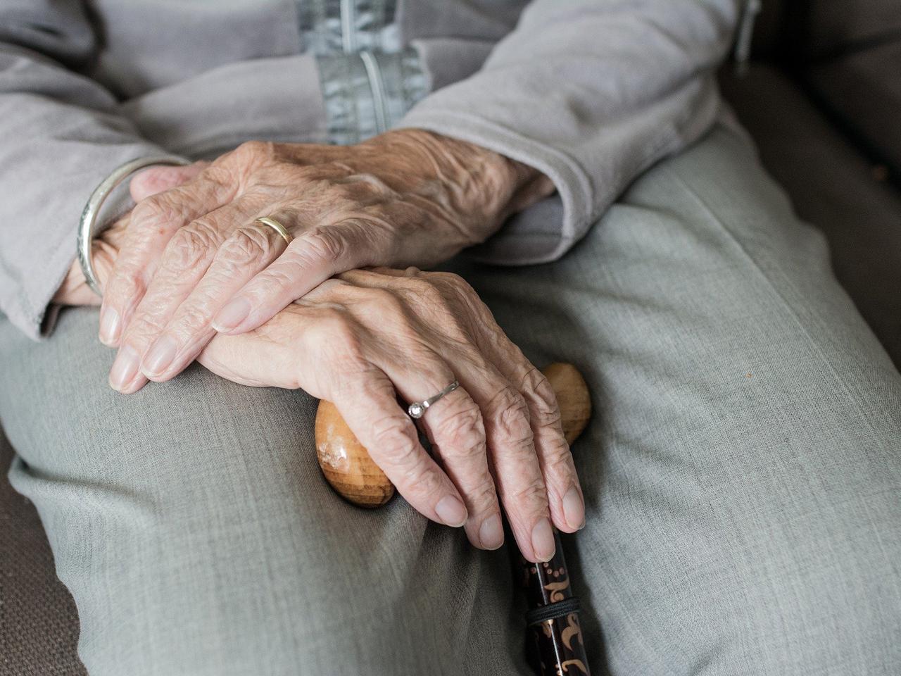 Po ​3 tysiące złotych dla szczecińskich seniorów. Trwa przyjmowanie wniosków!